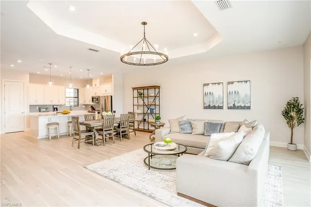 $4,150 | 15257 Zeno Way, Unit 202, Naples, FL 34114