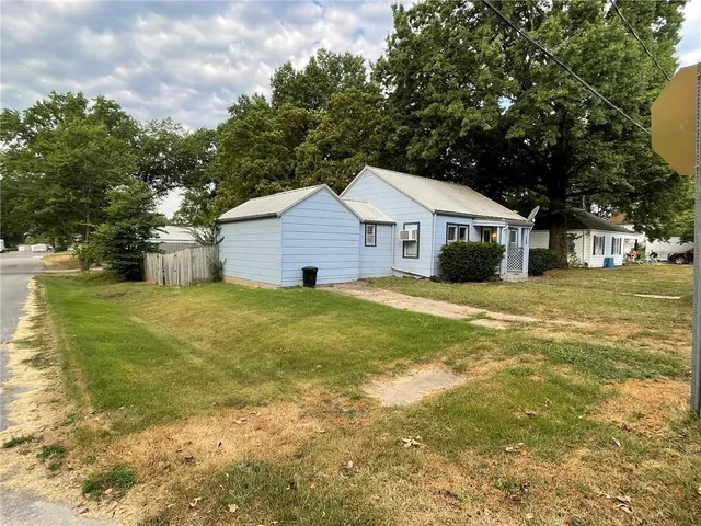 $92,500 | 209 East Kentucky Street, Windsor, MO 65360
