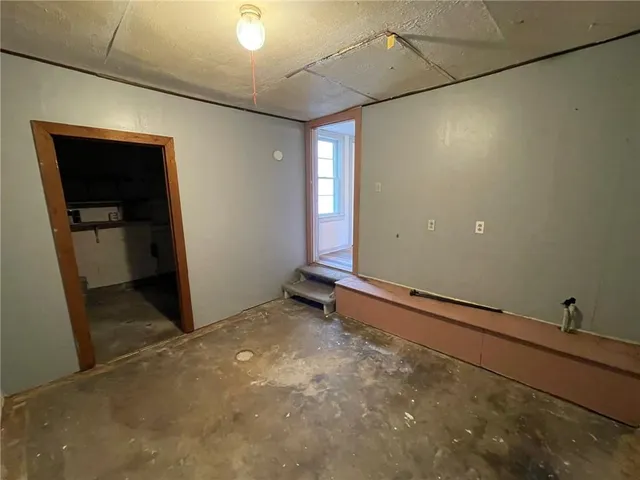 $92,500 | 209 East Kentucky Street, Windsor, MO 65360