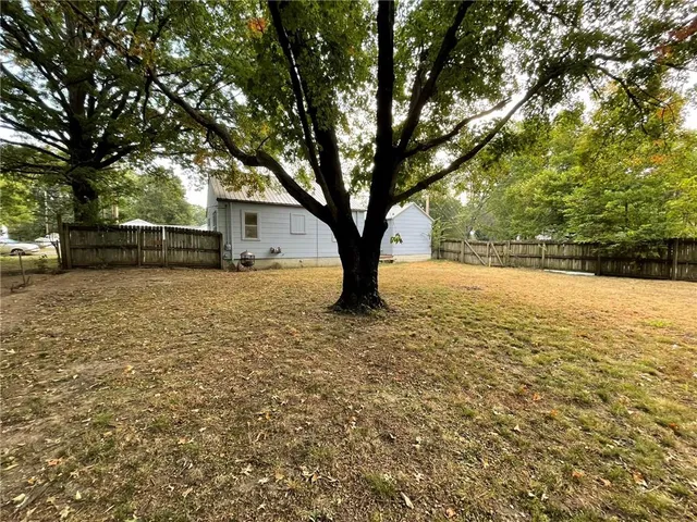 $92,500 | 209 East Kentucky Street, Windsor, MO 65360