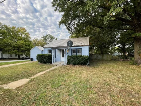 $92,500 | 209 East Kentucky Street, Windsor, MO 65360