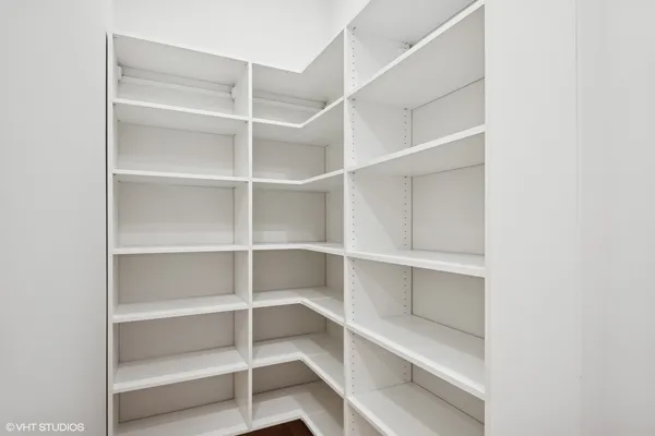 $1,250,000 | 2720 North Ashland Avenue, Unit 1N, Chicago, IL 60614