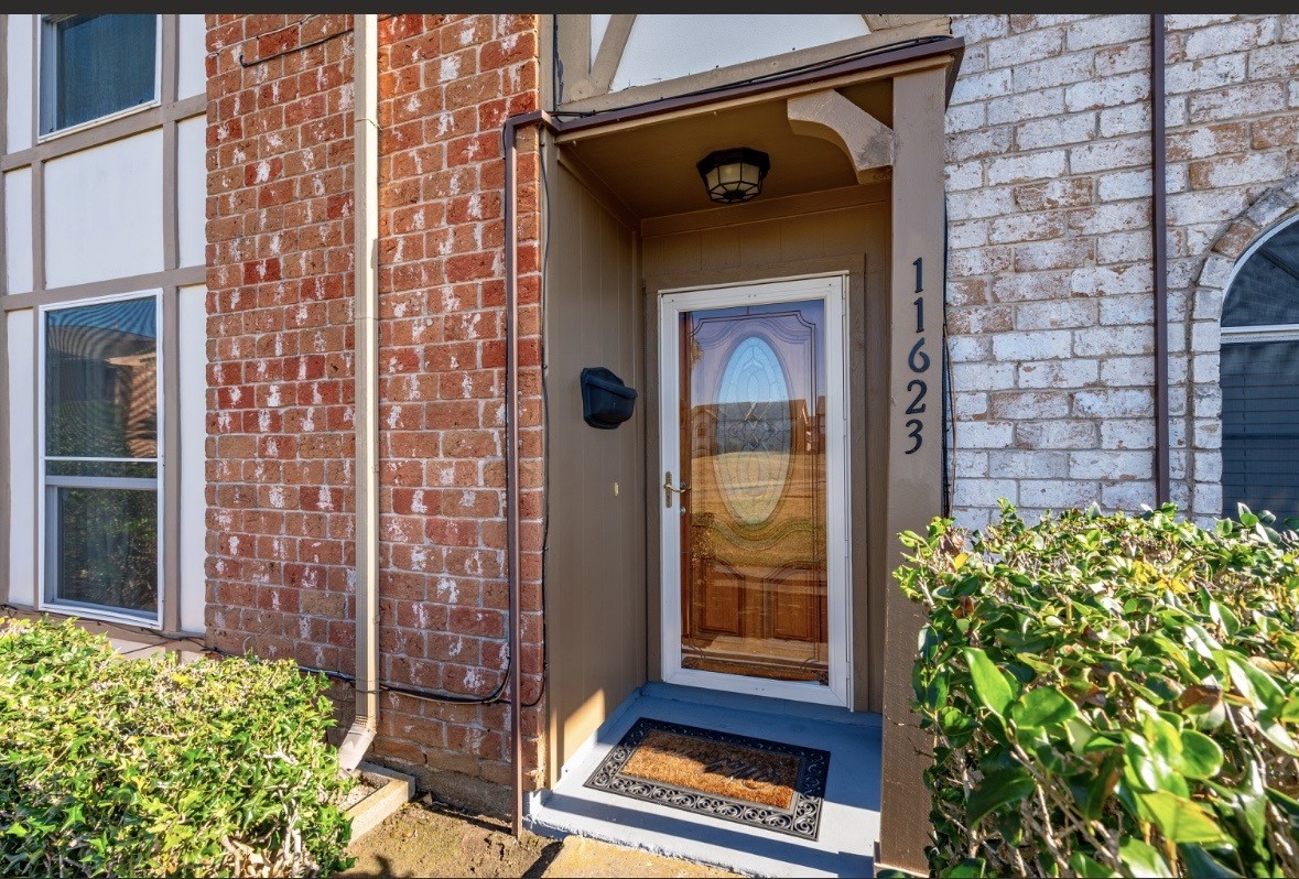 11623 Sabo Road Houston, TX 77089 - Photo 2 of 26