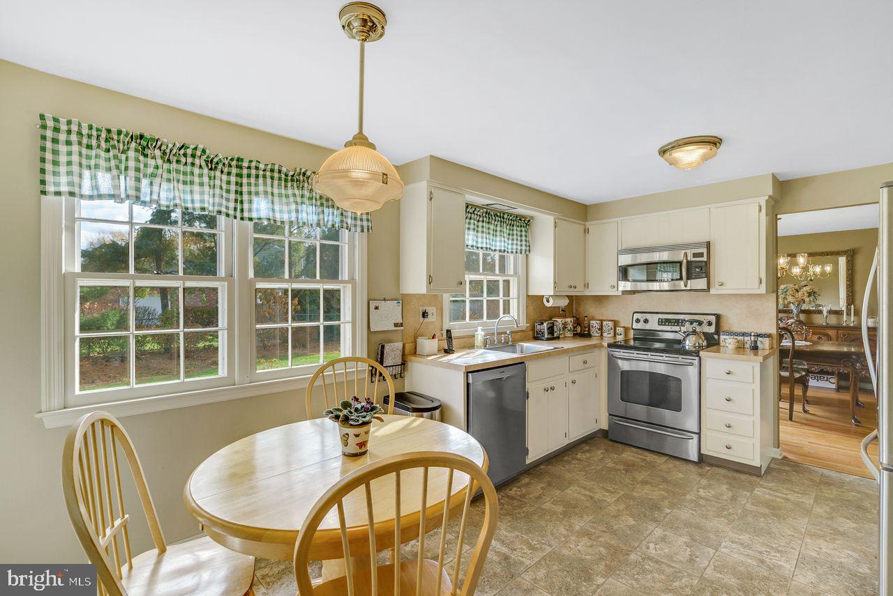 237 Hedgeman Road Moorestown, NJ 08057 - Photo 13 of 26 Gallery Image 13