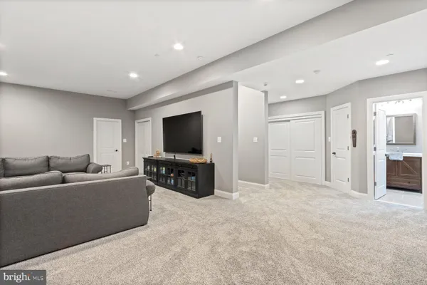 $1,100,000 | 6724 Accipiter Drive, New Market, MD 21774