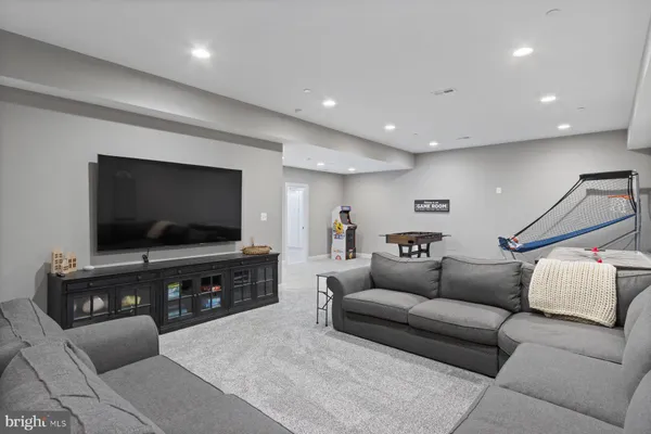 $1,100,000 | 6724 Accipiter Drive, New Market, MD 21774