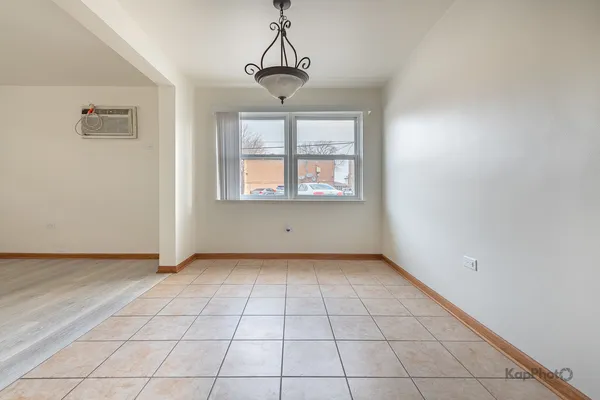 $135,000 | 6914 West 65th Street, Unit 7, Chicago, IL 60638