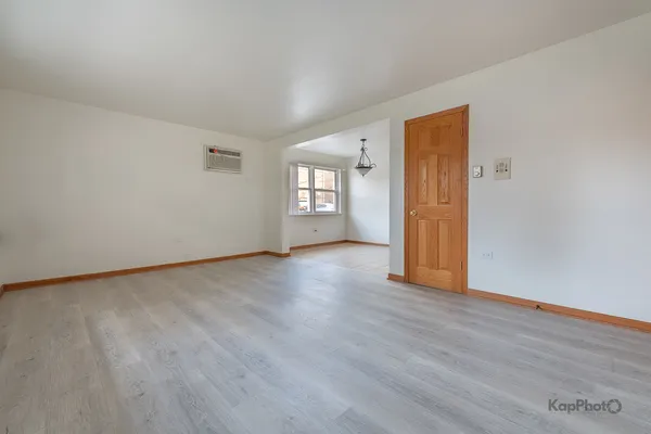 $135,000 | 6914 West 65th Street, Unit 7, Chicago, IL 60638