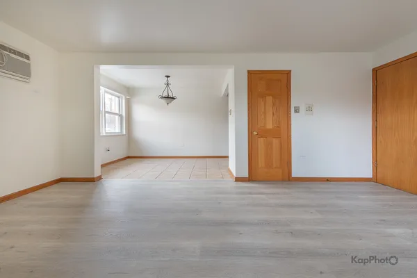 $135,000 | 6914 West 65th Street, Unit 7, Chicago, IL 60638