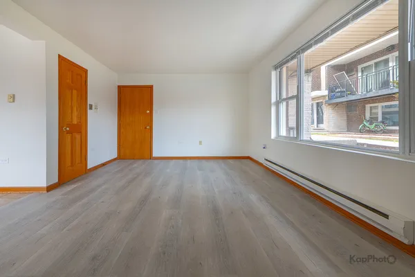 $135,000 | 6914 West 65th Street, Unit 7, Chicago, IL 60638