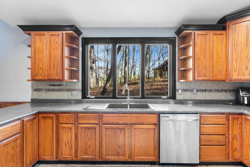 233 Chestnut Drive Westminster, SC 29693 - Photo 12 of 45