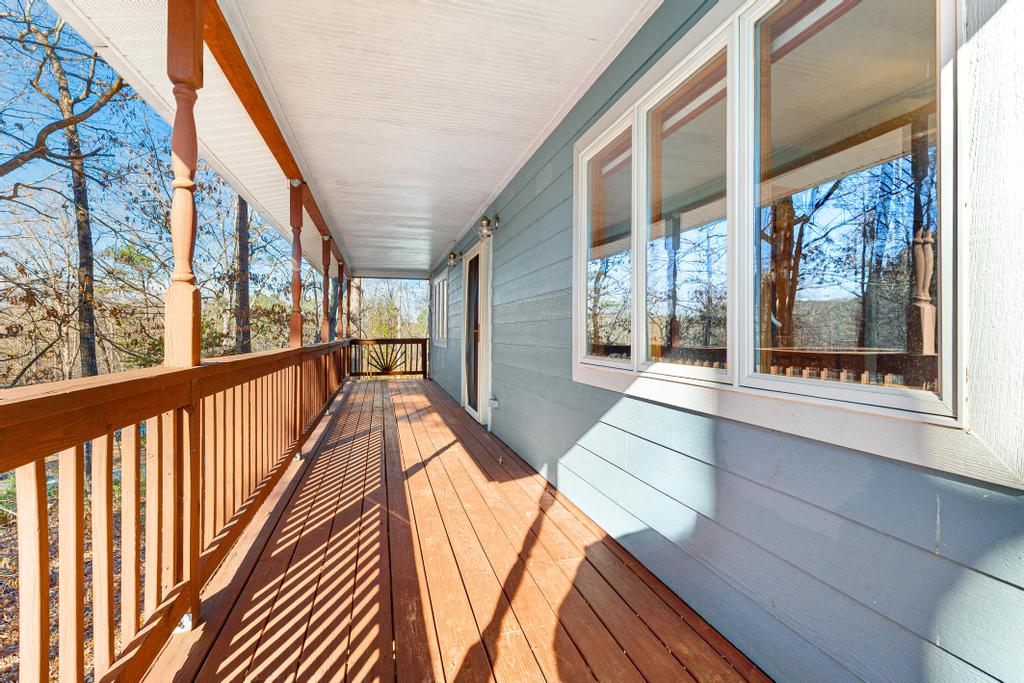 233 Chestnut Drive Westminster, SC 29693 - Photo 3 of 45