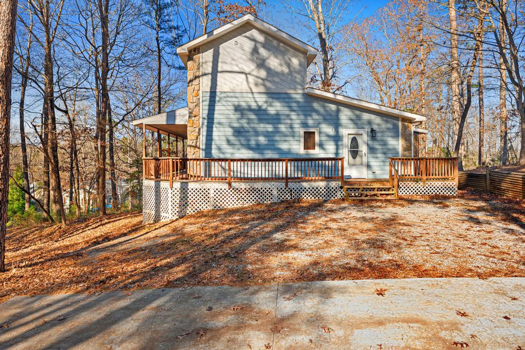 233 Chestnut Drive Westminster, SC 29693 - Photo 4 of 45