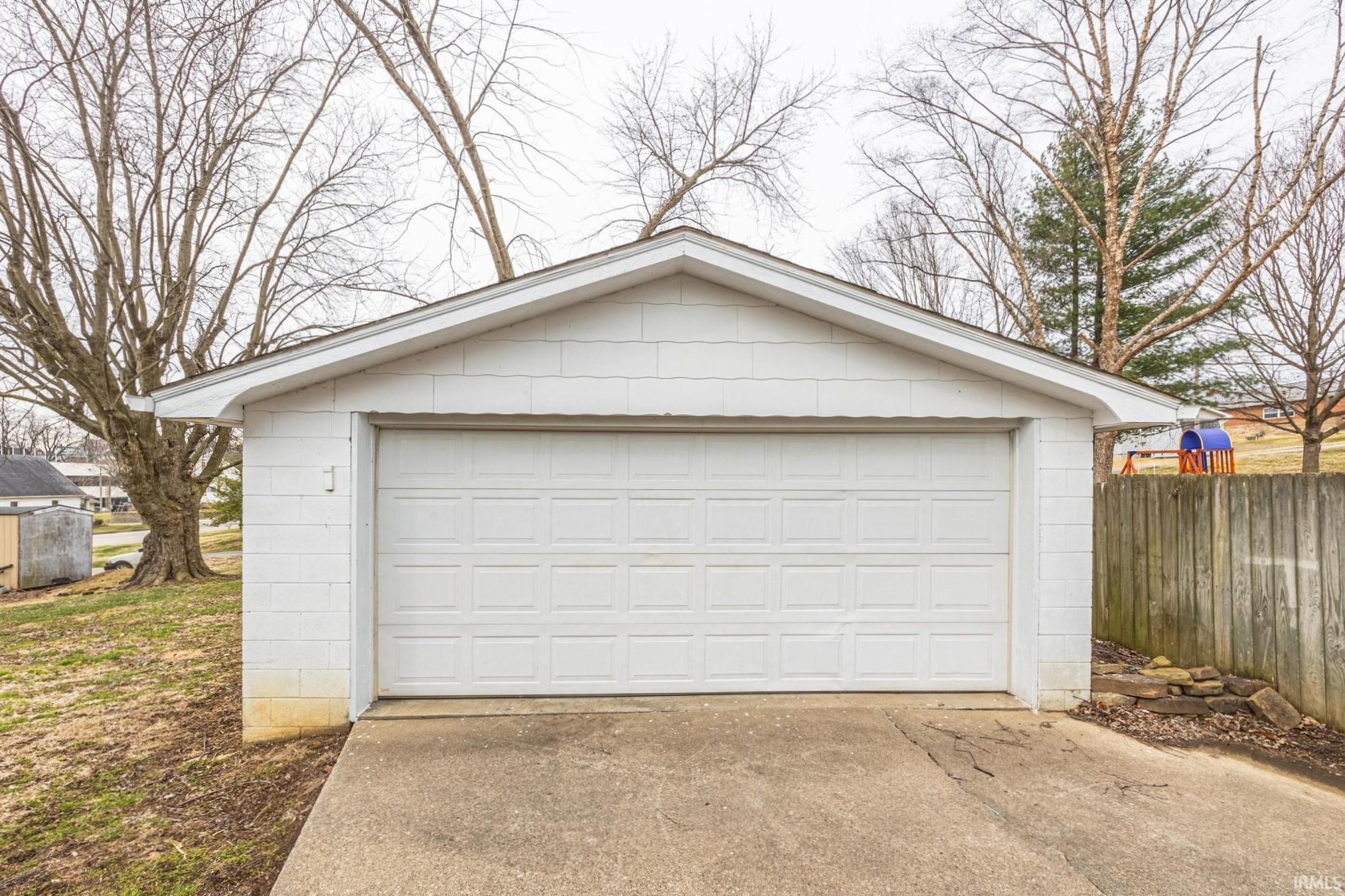 1609 Jackson Street Jasper, IN 47546 - Photo 27 of 36