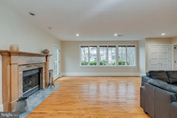 $875,000 | 401 West 3rd Street, Moorestown, NJ 08057