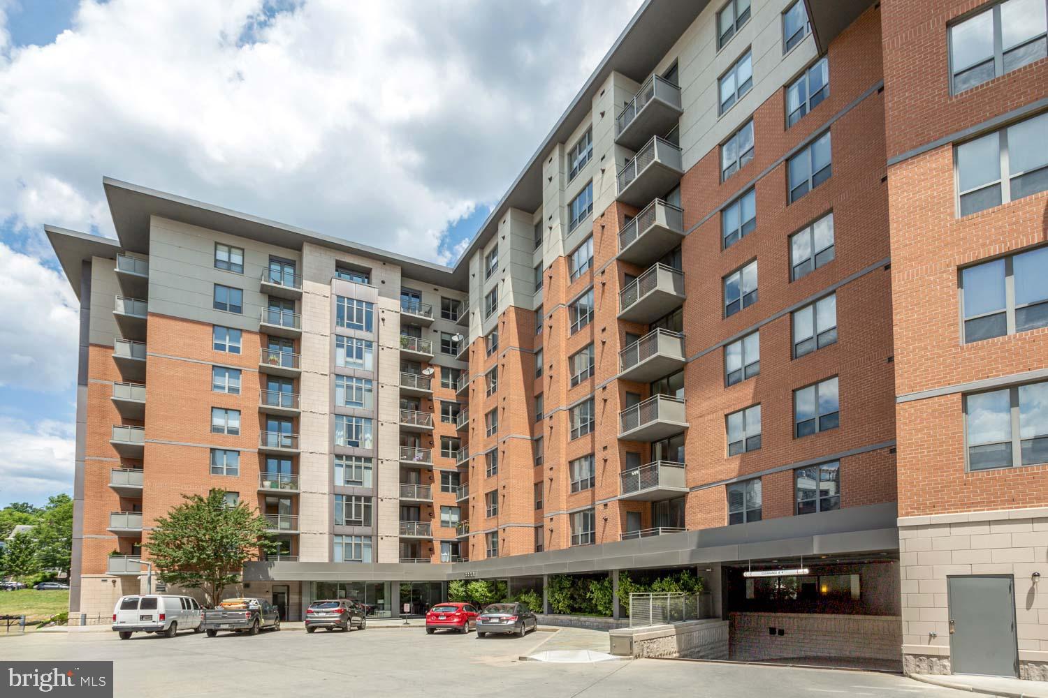 3883 Connecticut Avenue Northwest, Unit T3 Washington, DC 20008 - Photo 25 of 25 front view of a building