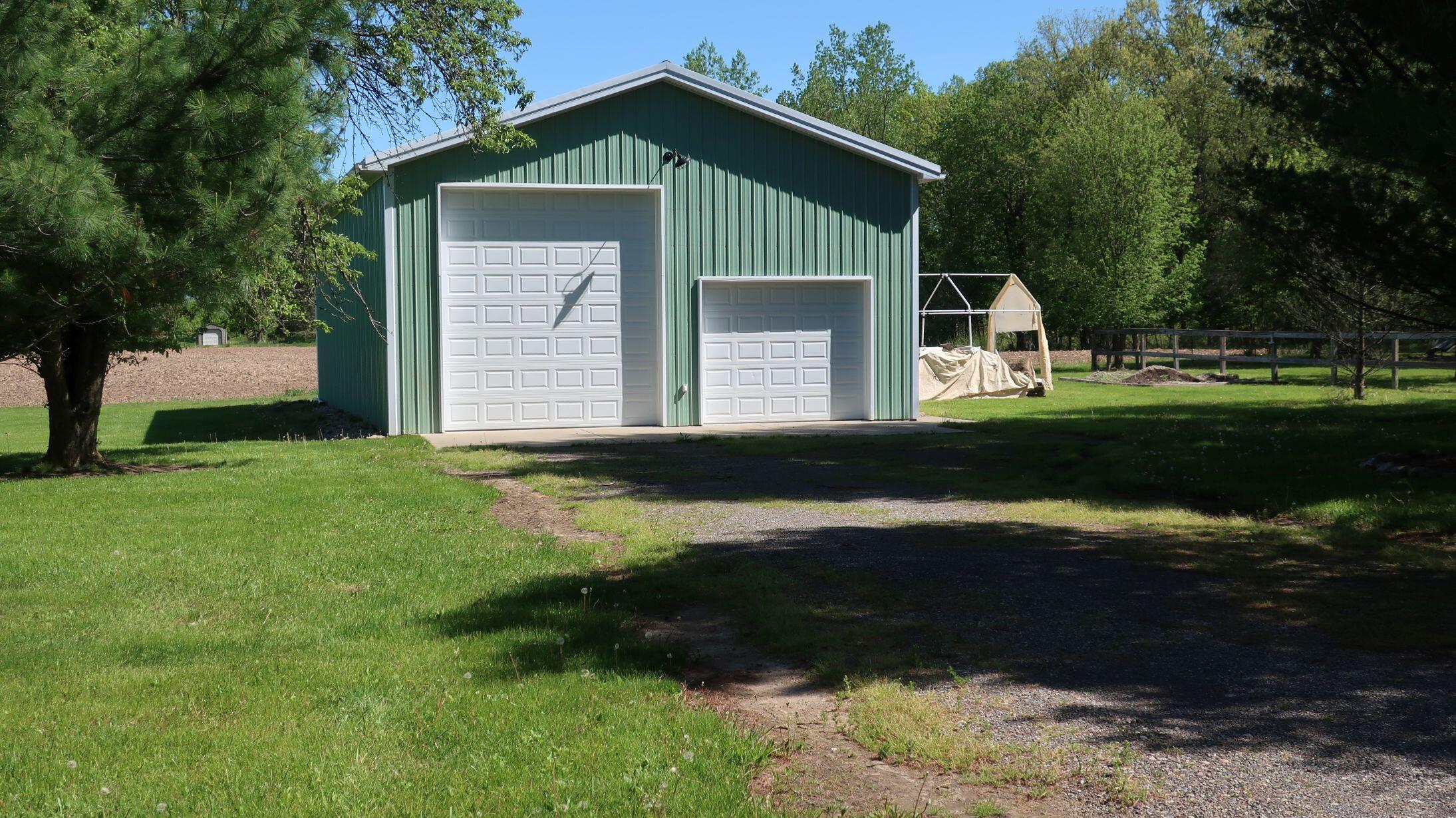 6350 Byron Road Howell, MI 48855 - Photo 9 of 33 27