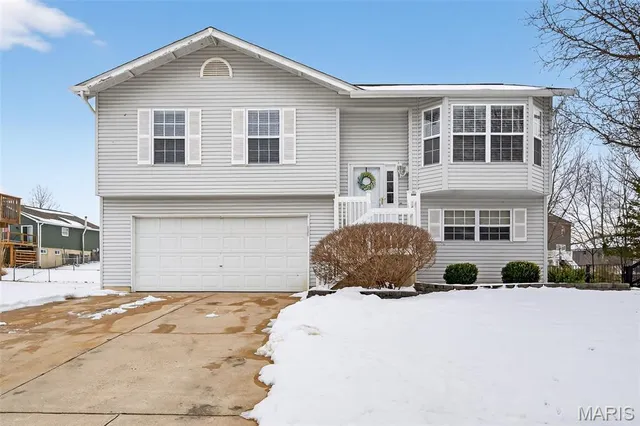 $299,900 | 654 Glenshee Drive, Wentzville, MO 63385
