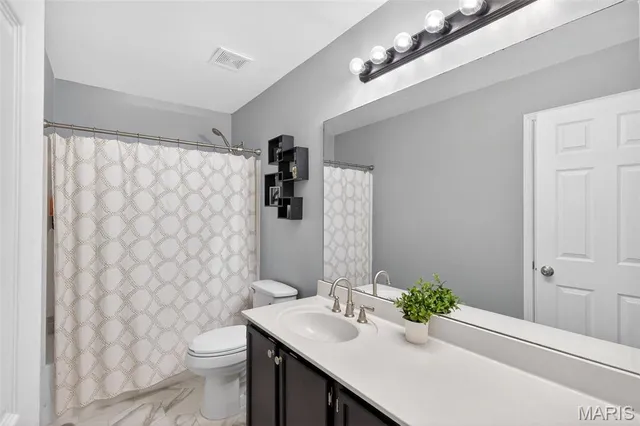 $299,900 | 654 Glenshee Drive, Wentzville, MO 63385