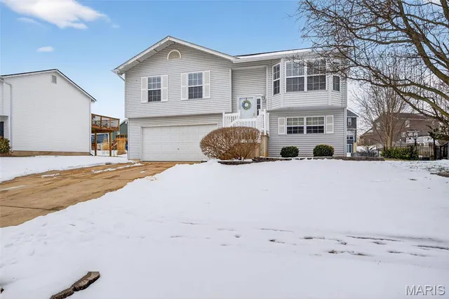 $299,900 | 654 Glenshee Drive, Wentzville, MO 63385