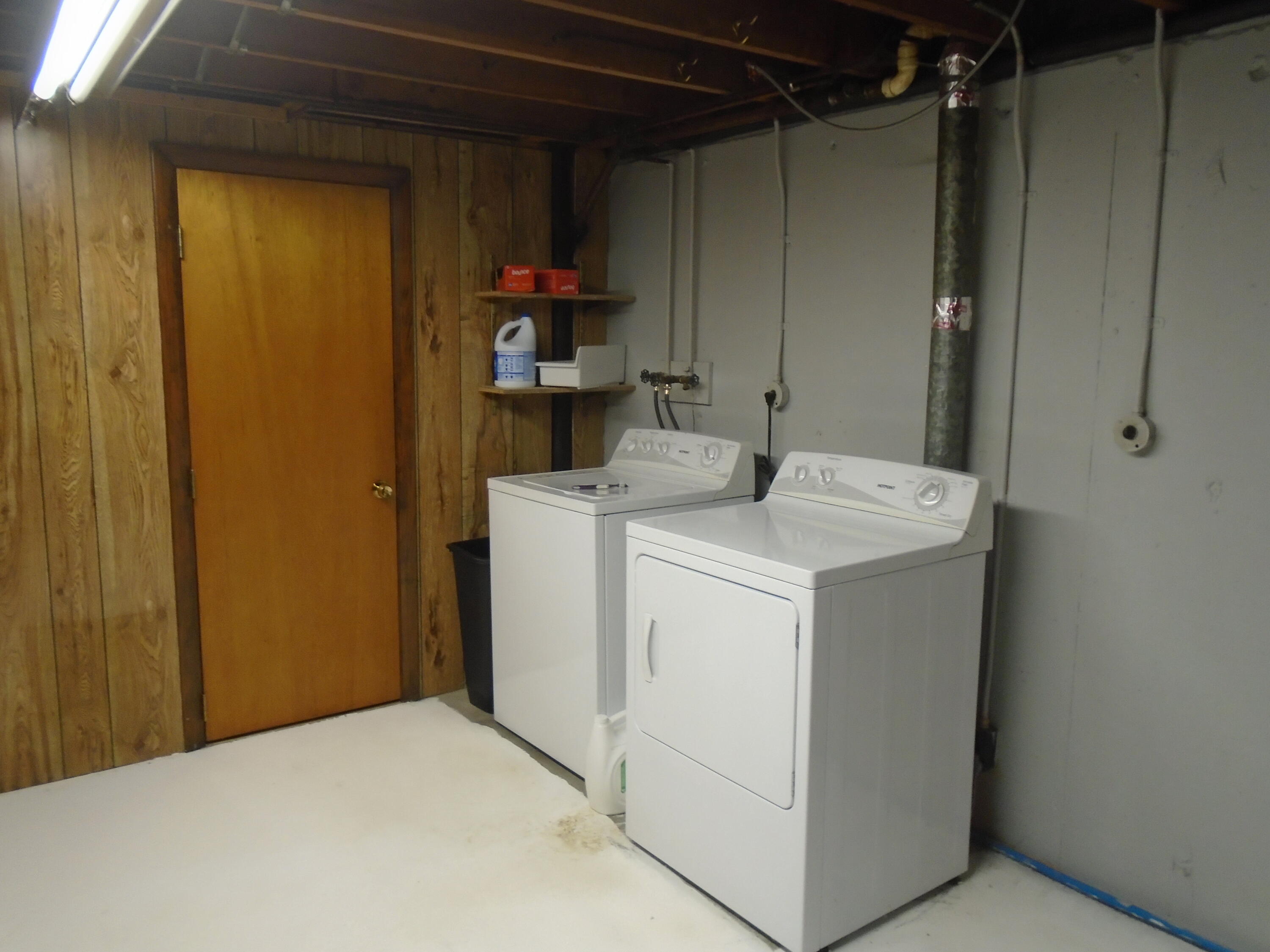 17 Sam Street Winslow, ME 04901 - Photo 19 of 29 Laundry Room