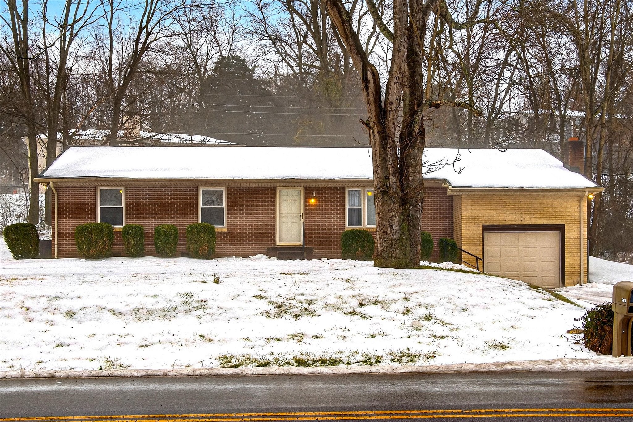 624 Dean Road Clarksville, TN 37040 - Photo 2 of 25