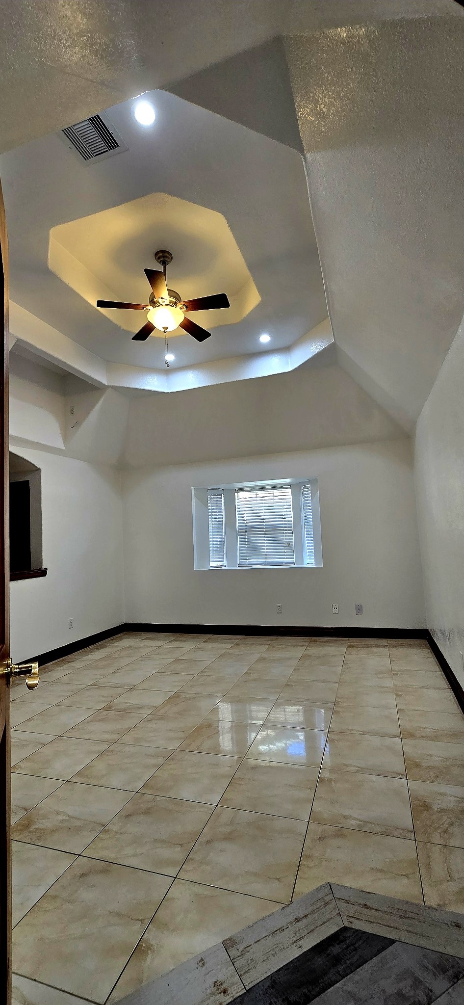 14830 Croxton Drive Houston, TX 77015 - Photo 12 of 38 Master Bedroom with cathederal cielings and beautiful bay window