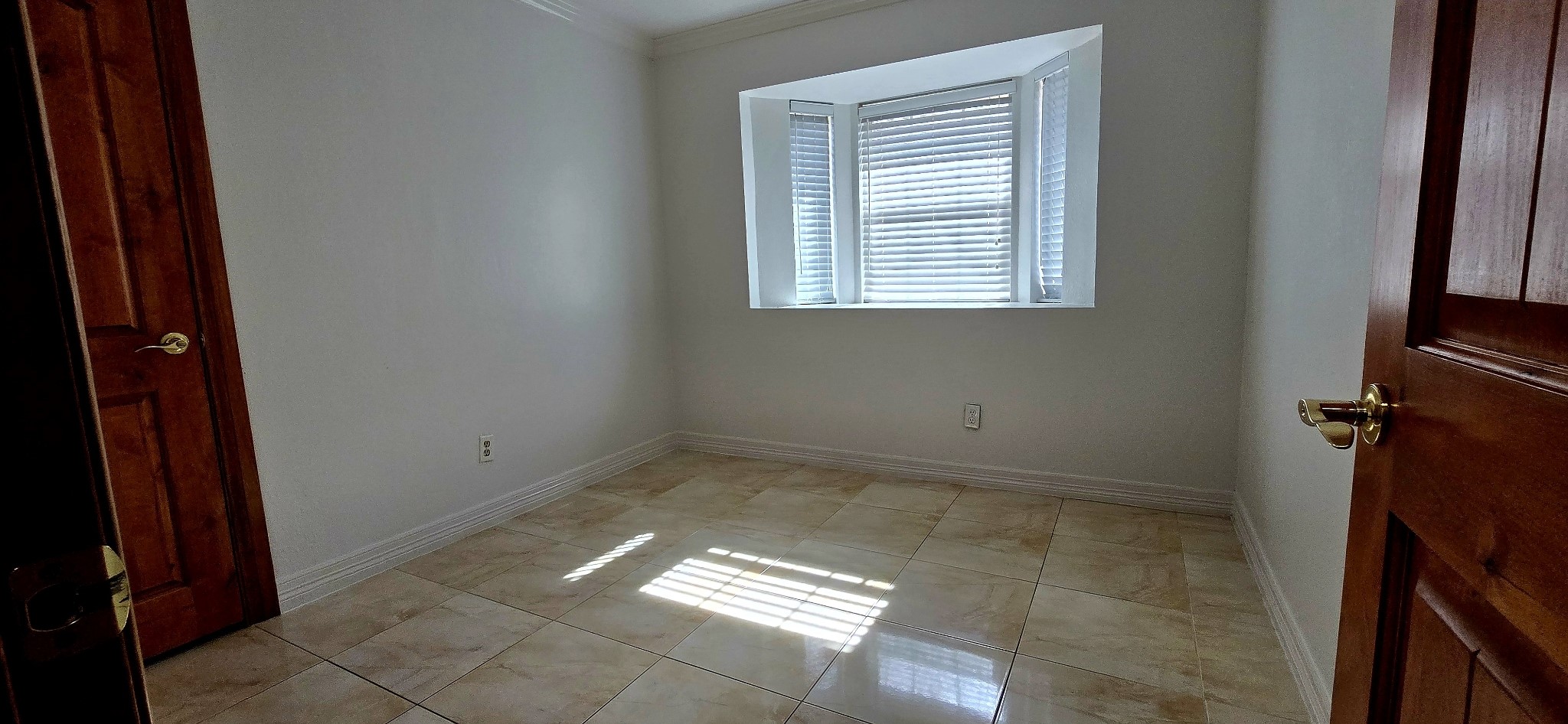 14830 Croxton Drive Houston, TX 77015 - Photo 22 of 38 Bedroom 3 with bay window