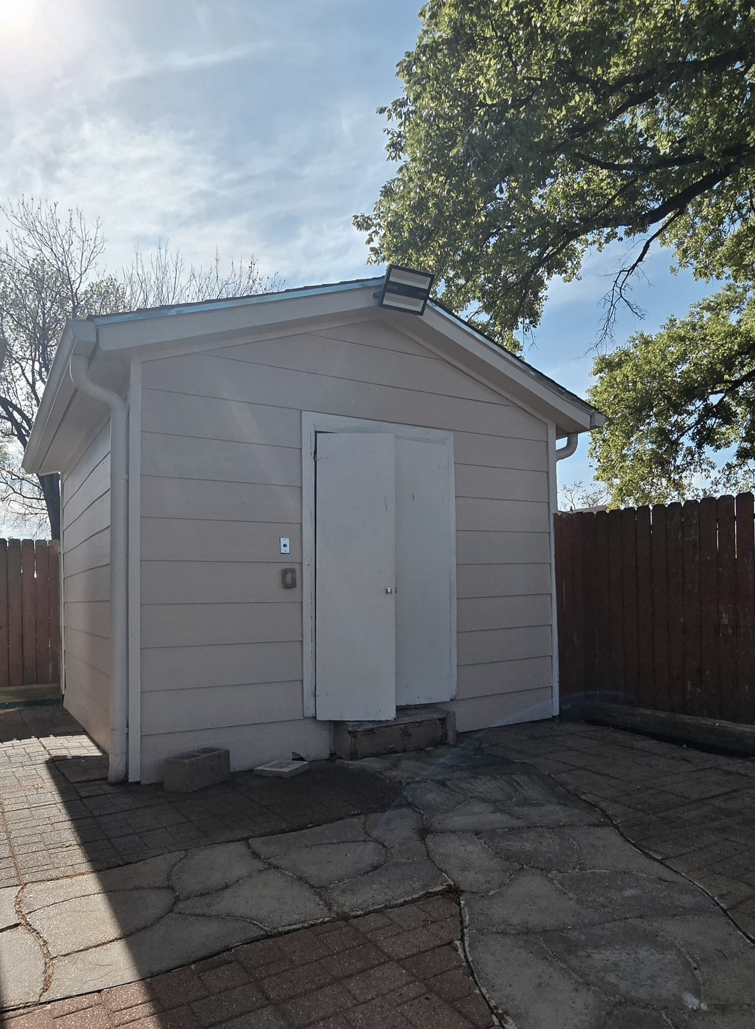 14830 Croxton Drive Houston, TX 77015 - Photo 25 of 38 Storage shed