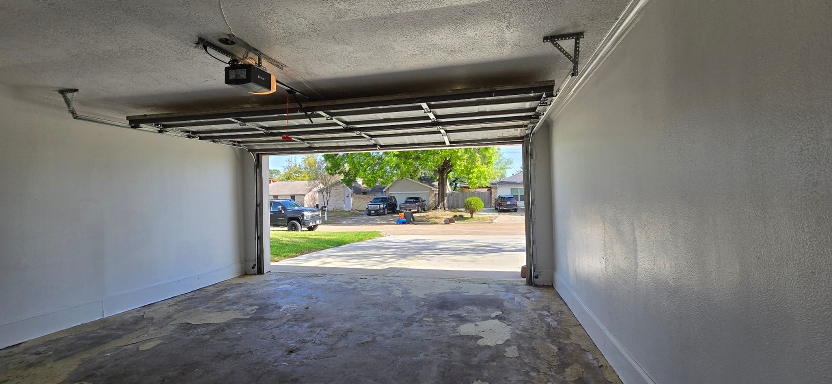 14830 Croxton Drive Houston, TX 77015 - Photo 35 of 38 a view of empty room with front door