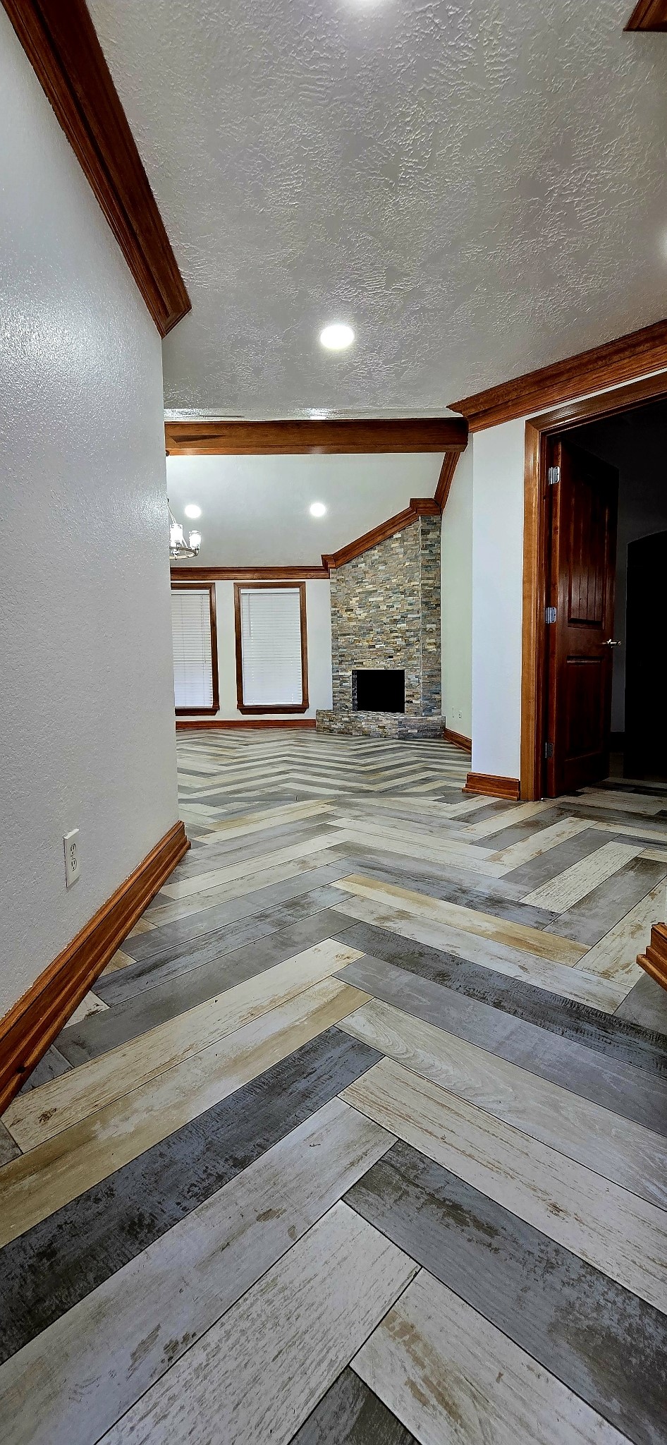 14830 Croxton Drive Houston, TX 77015 - Photo 4 of 38 a view of an empty room