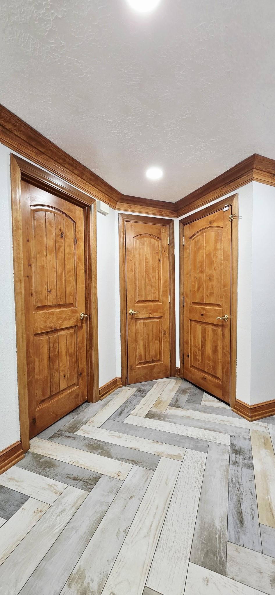 14830 Croxton Drive Houston, TX 77015 - Photo 5 of 38 a view of an empty room with a window