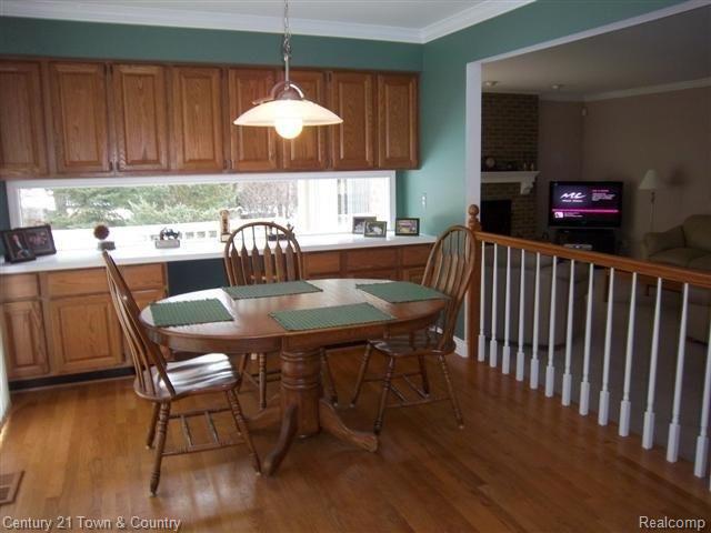 556 Cherry Tree Lane Rochester, MI 48306 - Photo 3 of 25 Kitchen Dining Area.JPG