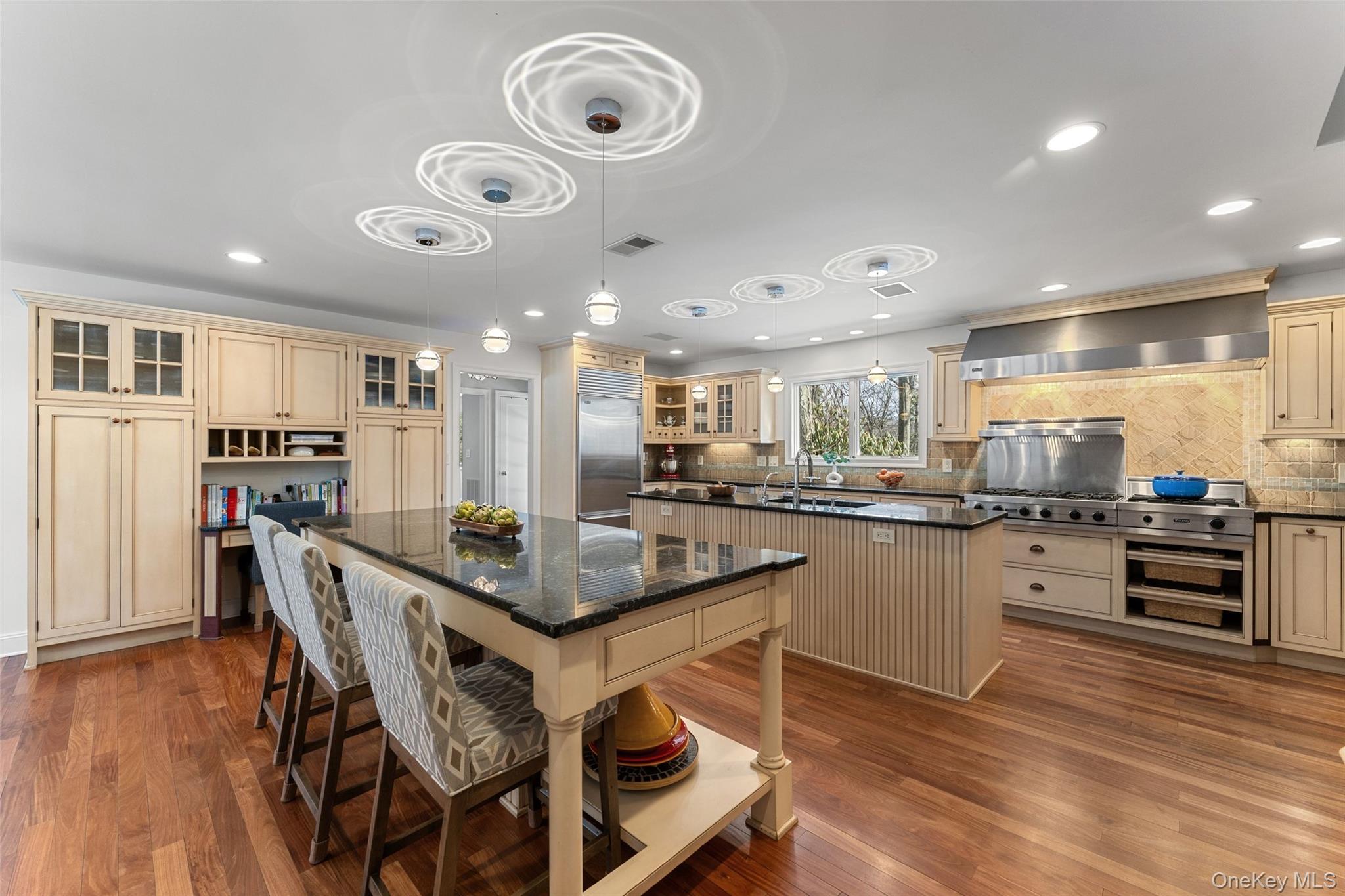 110 Round Hill Road Scarsdale, NY 10583 - Photo 15 of 48 View of 2 islands ideal for cooking and conversation!