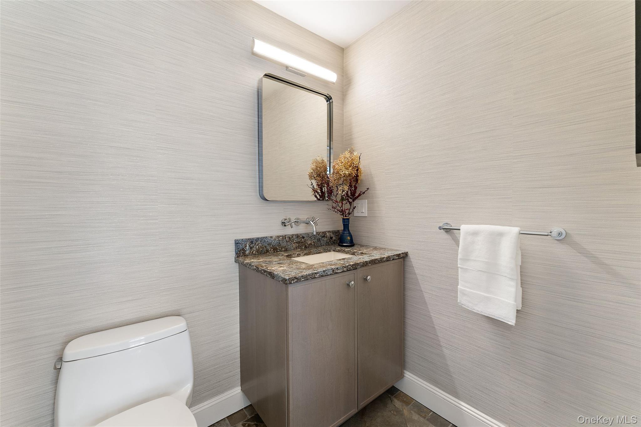 110 Round Hill Road Scarsdale, NY 10583 - Photo 18 of 48 Powder room