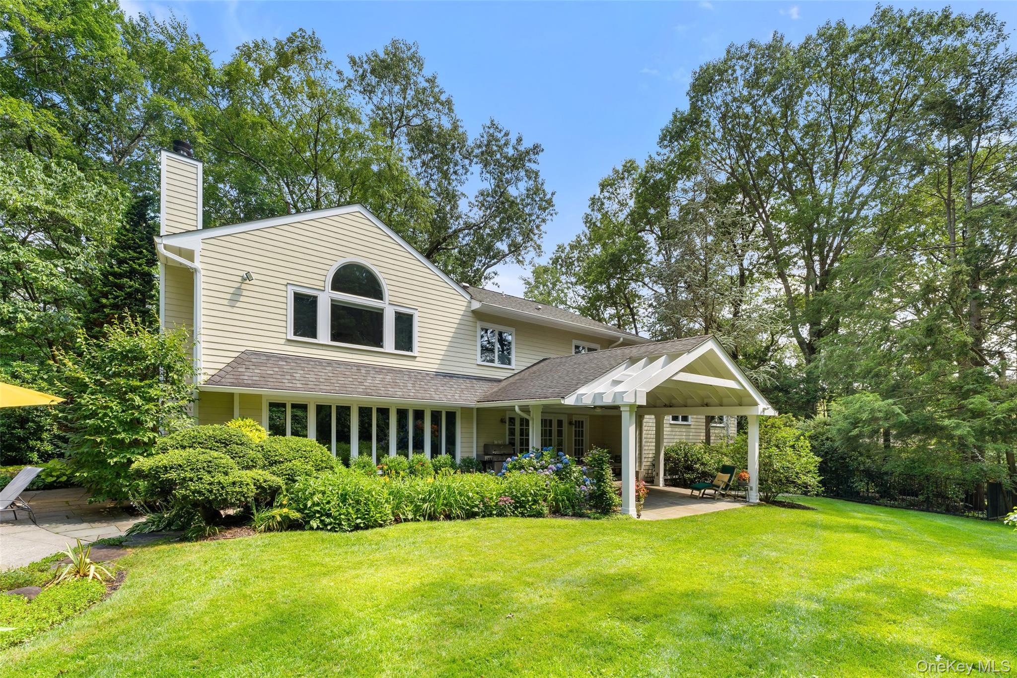 110 Round Hill Road Scarsdale, NY 10583 - Photo 3 of 48