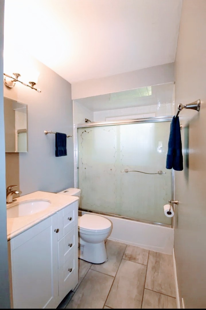 1906 North Green Bay Road Zion, IL 60099 - Photo 12 of 39 Gallery Image 12