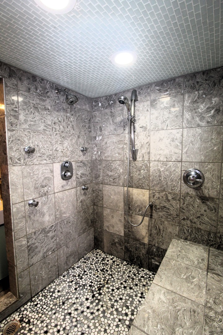 1906 North Green Bay Road Zion, IL 60099 - Photo 15 of 39 Gallery Image 15