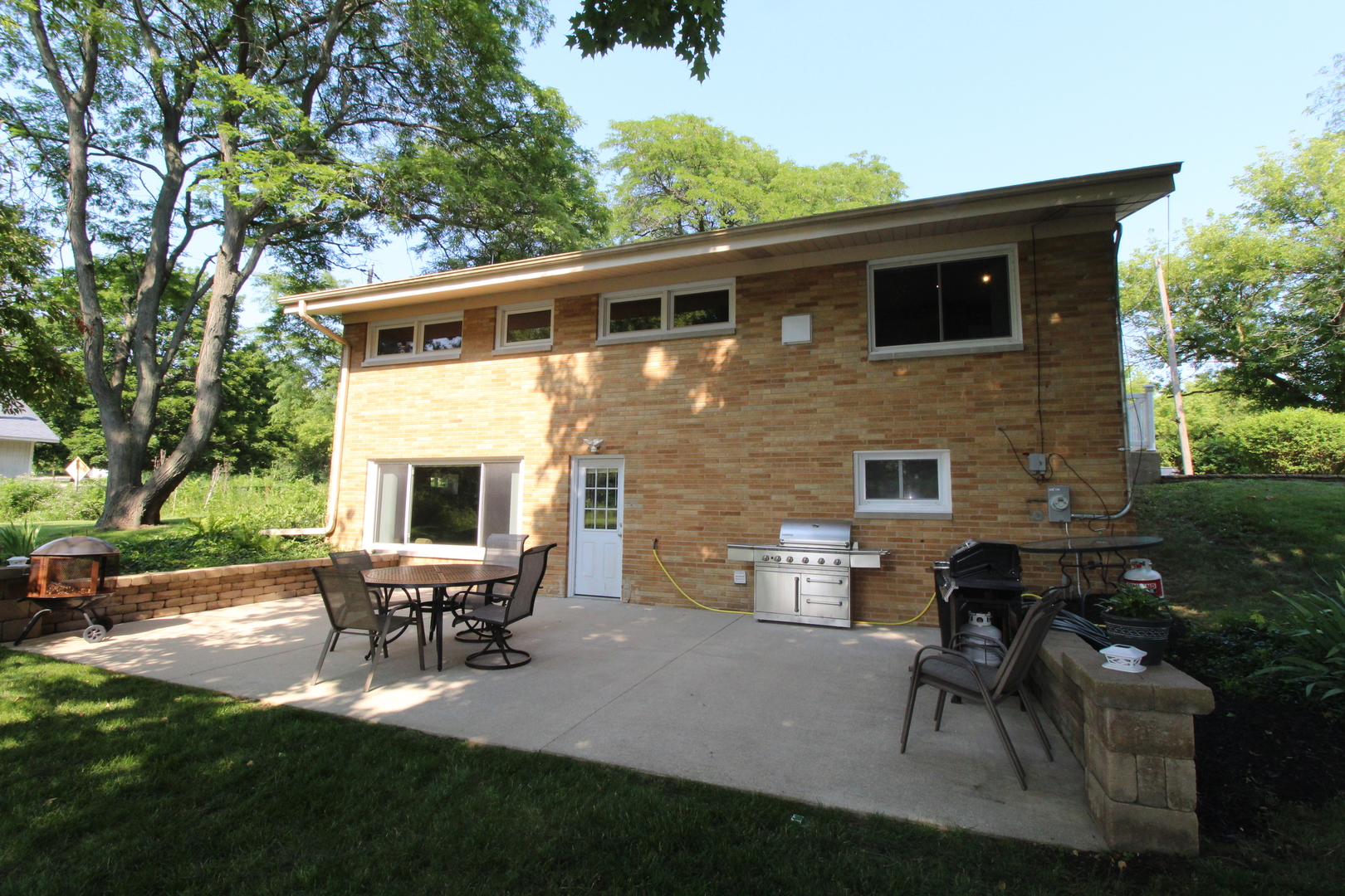 1906 North Green Bay Road Zion, IL 60099 - Photo 31 of 39 Gallery Image 31