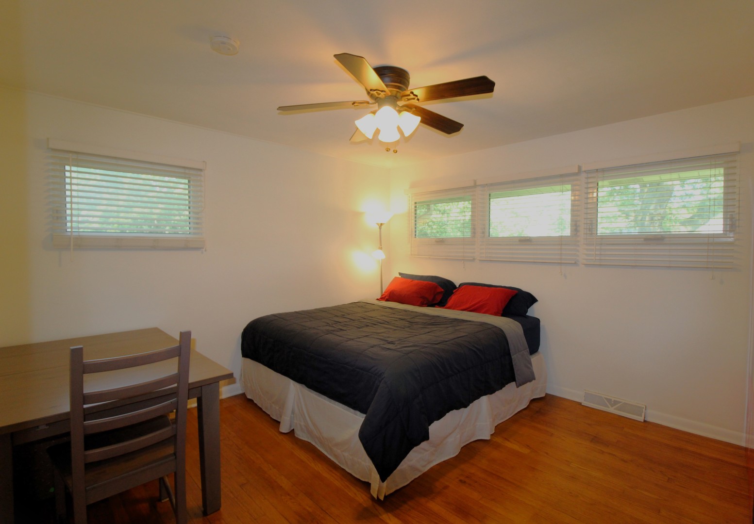 1906 North Green Bay Road Zion, IL 60099 - Photo 8 of 39 Gallery Image 8