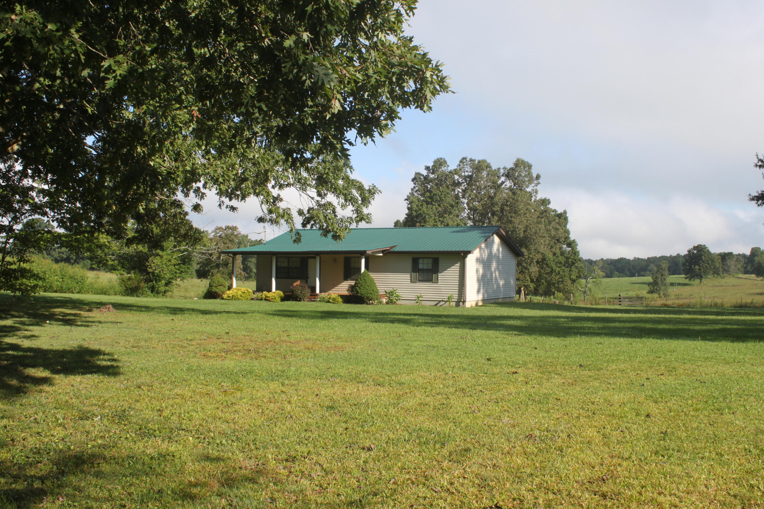 4164 Coopertown Road Oneida, TN 37841 - Photo 1 of 19 IMG_9630