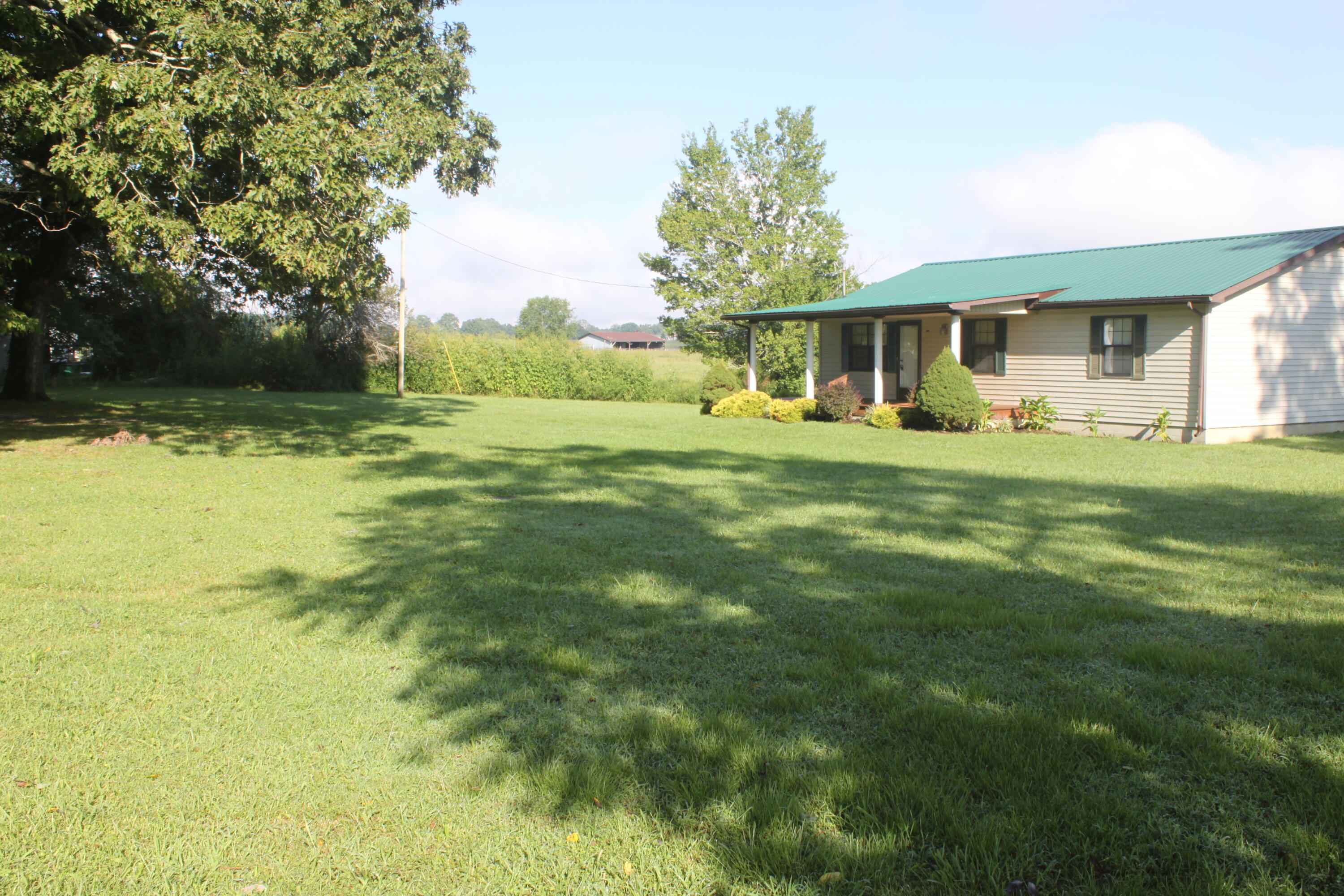 4164 Coopertown Road Oneida, TN 37841 - Photo 3 of 19 IMG_9633