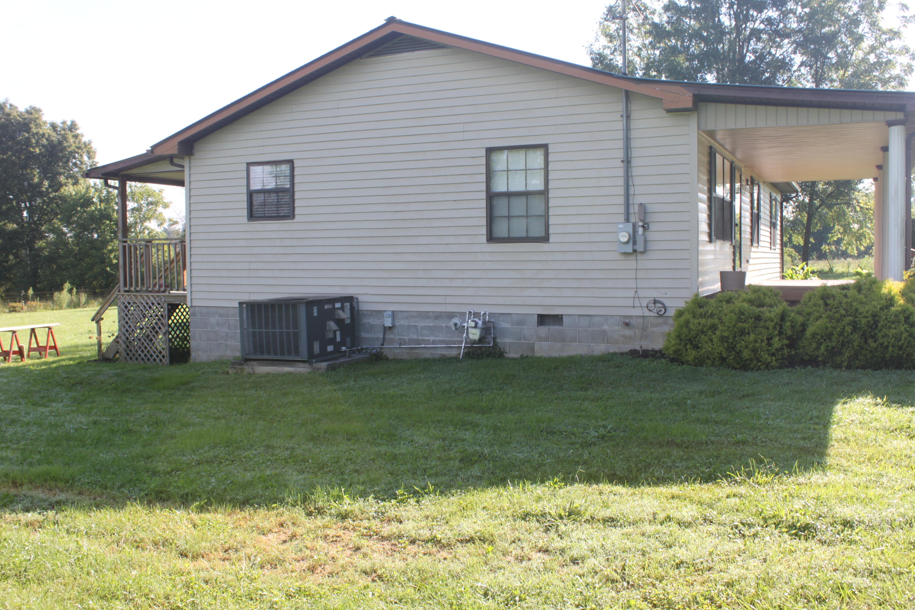 4164 Coopertown Road Oneida, TN 37841 - Photo 7 of 19 IMG_9642