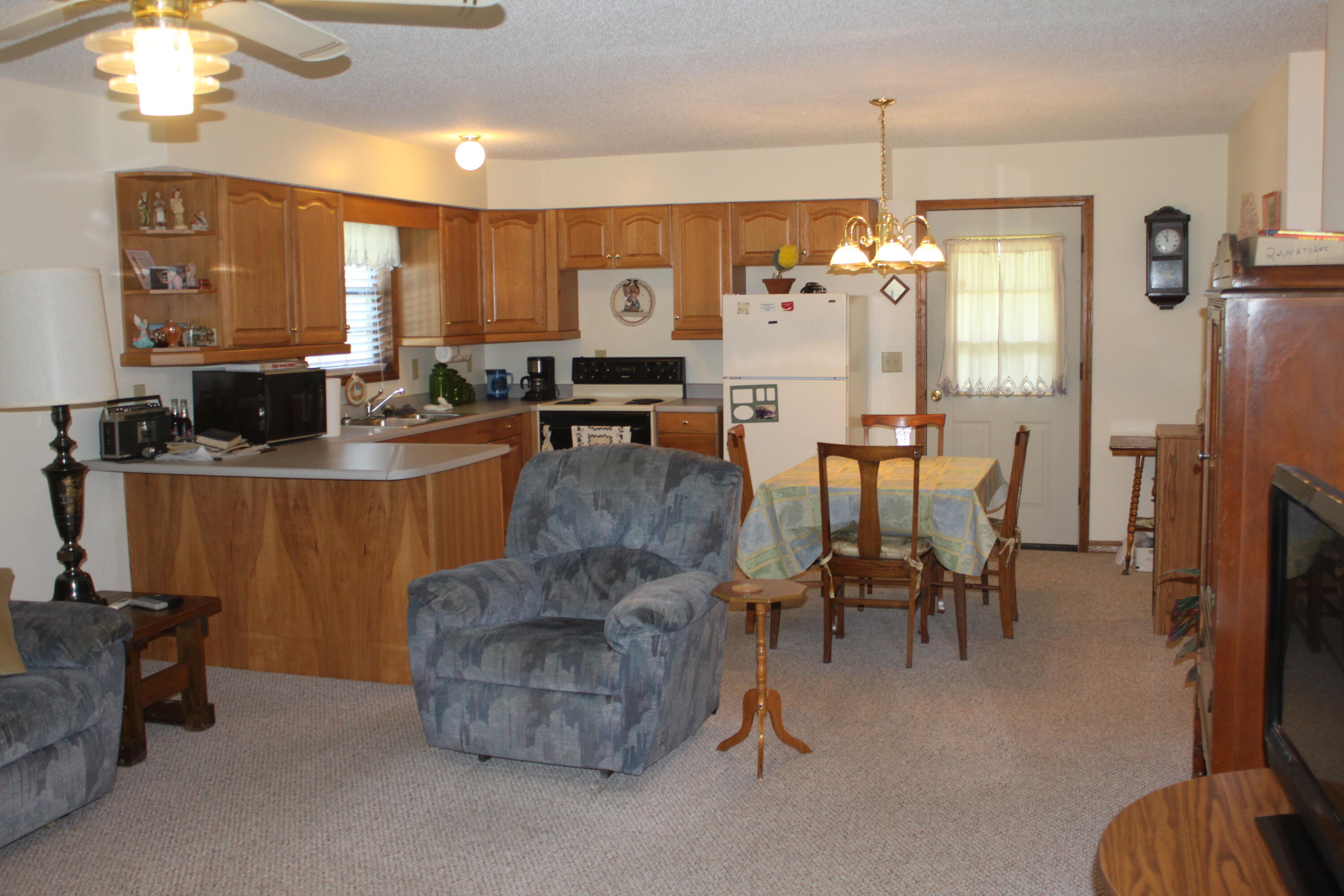 4164 Coopertown Road Oneida, TN 37841 - Photo 10 of 19 IMG_9601