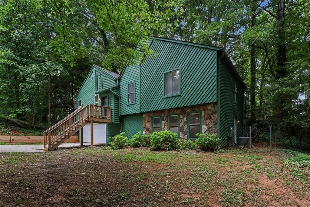 5182 Manitou Way Stone Mountain, GA 30087 - Photo 3 of 28