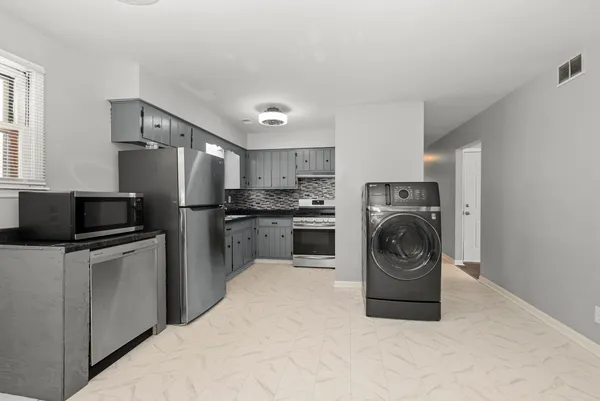 $2,400 | 8342 West Lincoln Highway, Unit 8342, Frankfort, IL 60423