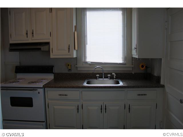 1806 Seddon Road Richmond, VA 23227 - Photo 5 of 12 Kitchen