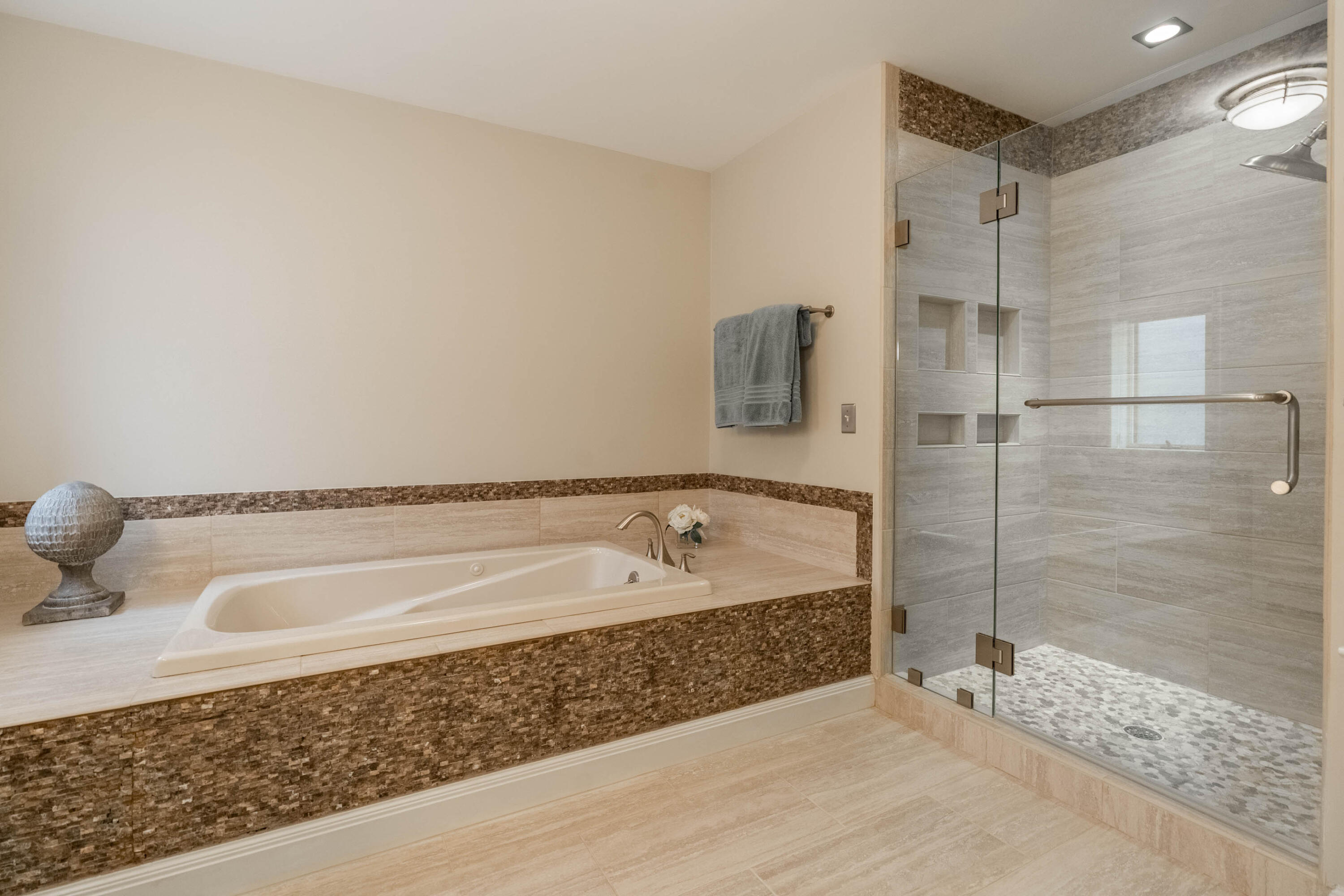 19 Conifer Ridge Cumberland, ME 04110 - Photo 17 of 38 Primary Suite