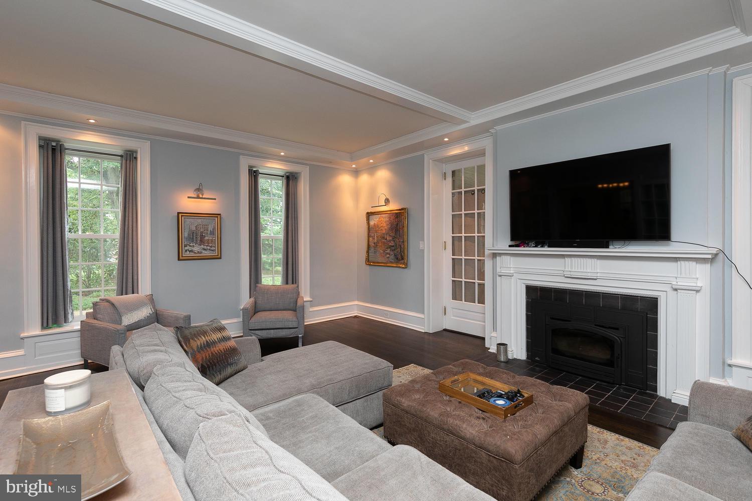 1516 Hampton Road Rydal, PA 19046 - Photo 13 of 67 Living Room