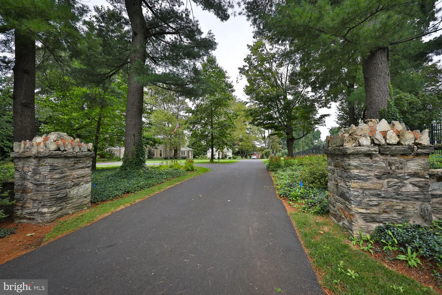 1516 Hampton Road Rydal, PA 19046 - Photo 3 of 67 Driveway Entrance to Property